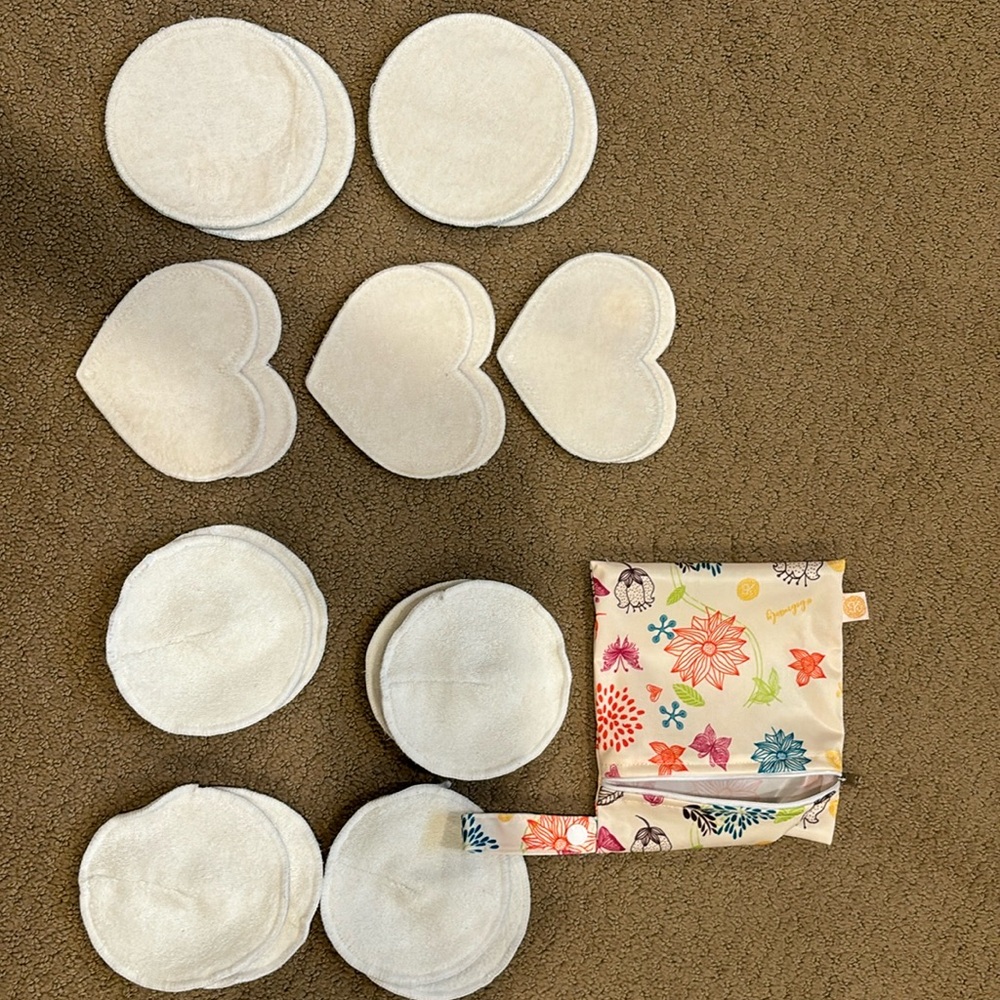 Bundle of nursing pads